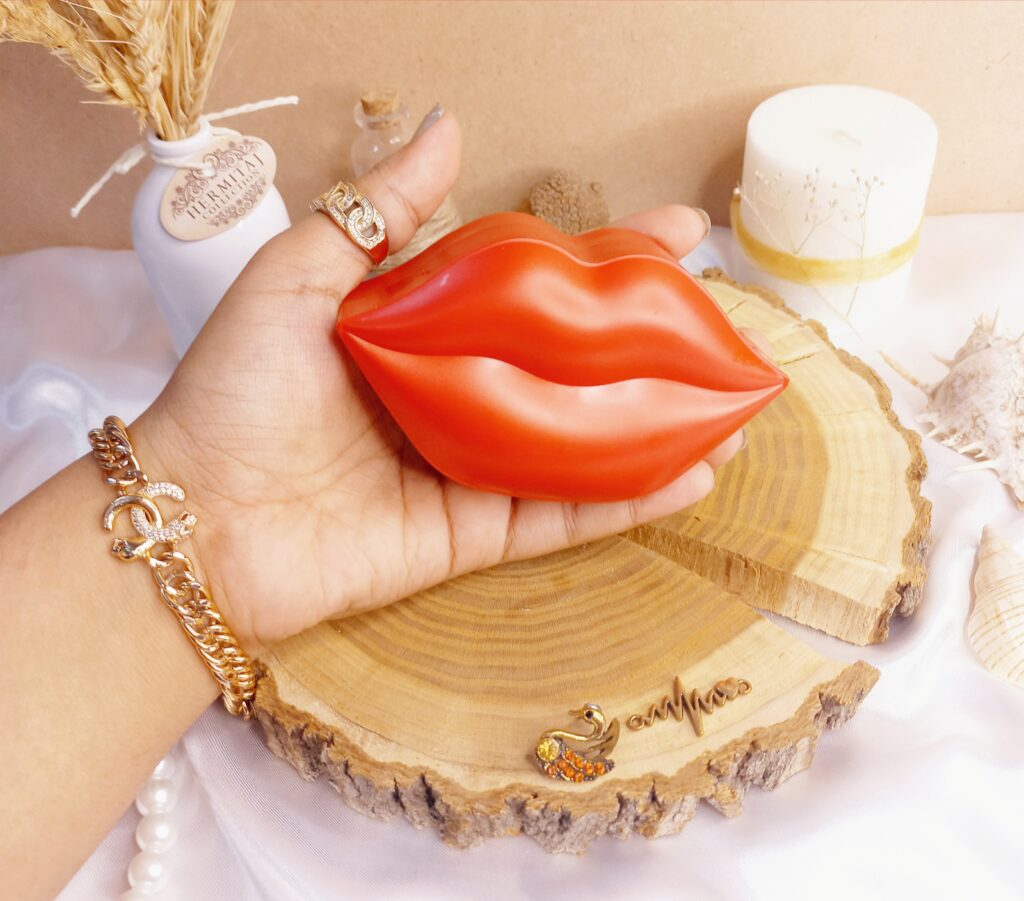 ماسک لب طرح لب شاین دار زوزو