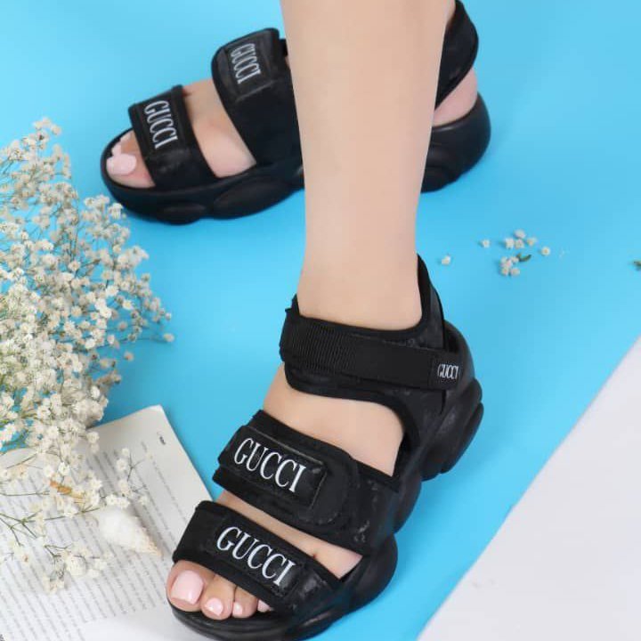 صندل
کد 884
قالب استاندارد
مدل جدید
پاخور عالی و شیک
Size37ta40