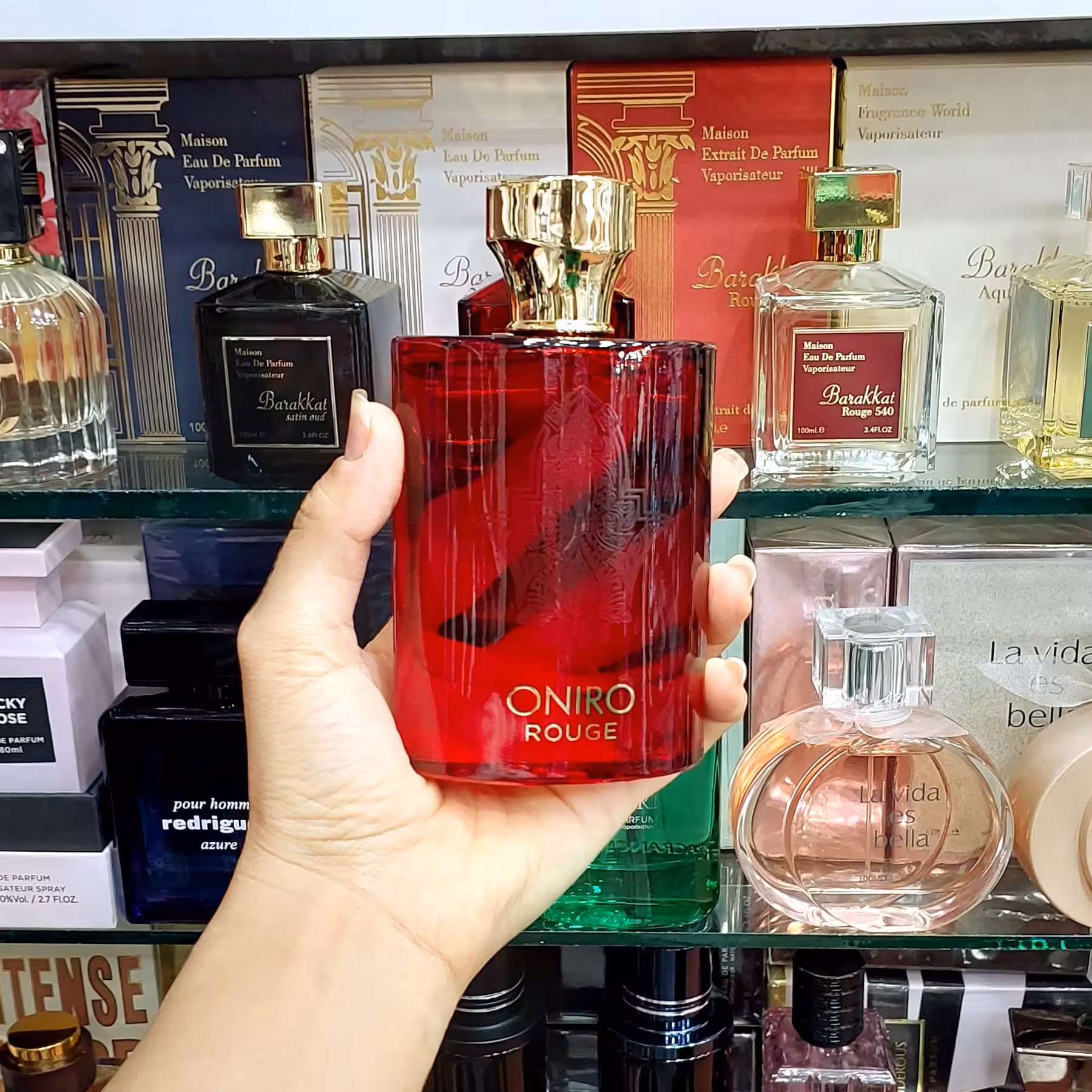 عطر ادکلن اونیرو قرمز رایحه باکارات رژ  زنانه مردانه اورجینال اماراتی 100 میل فراگرانس ورد  Fragrance World Oniro Rouge