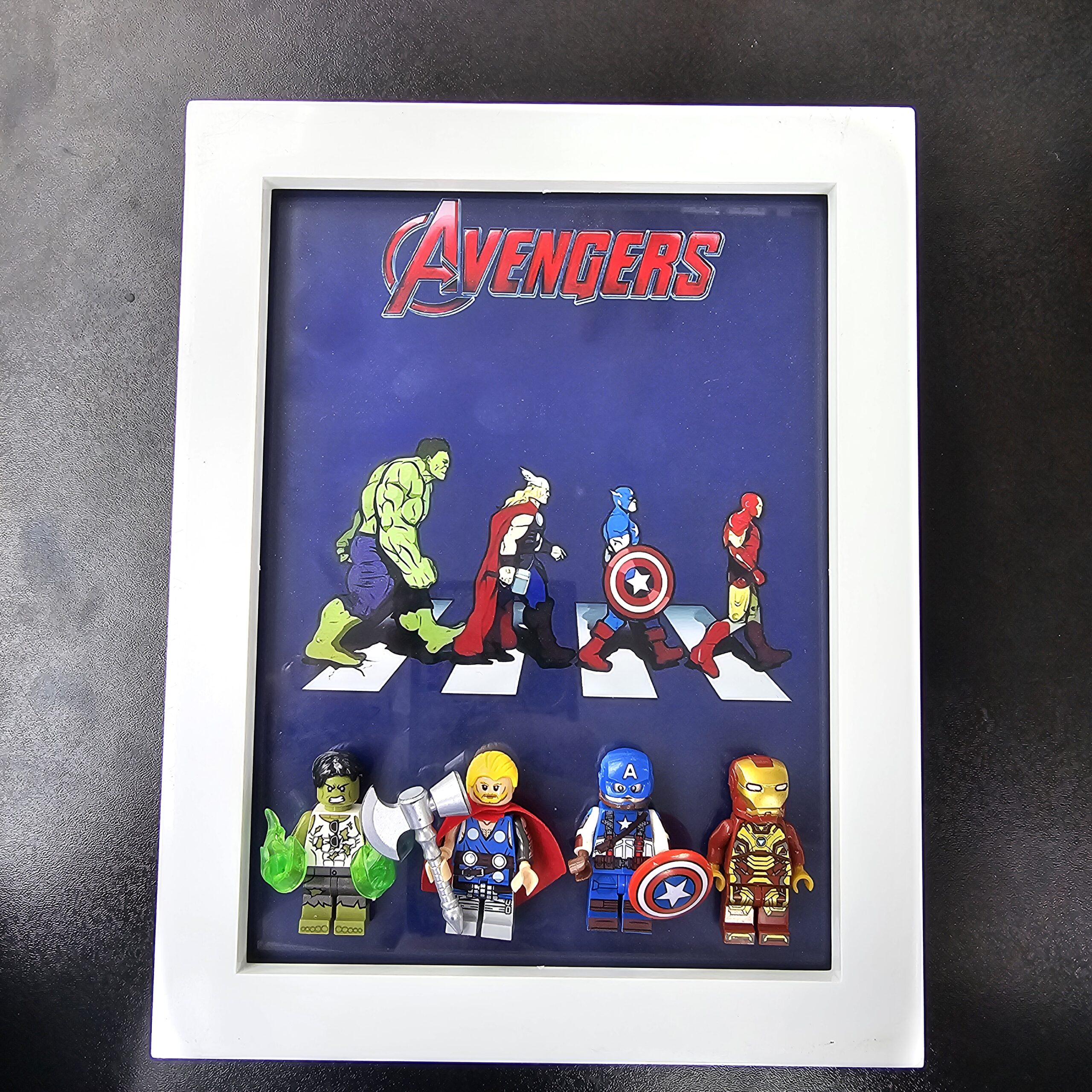 تابلو لگو avengers