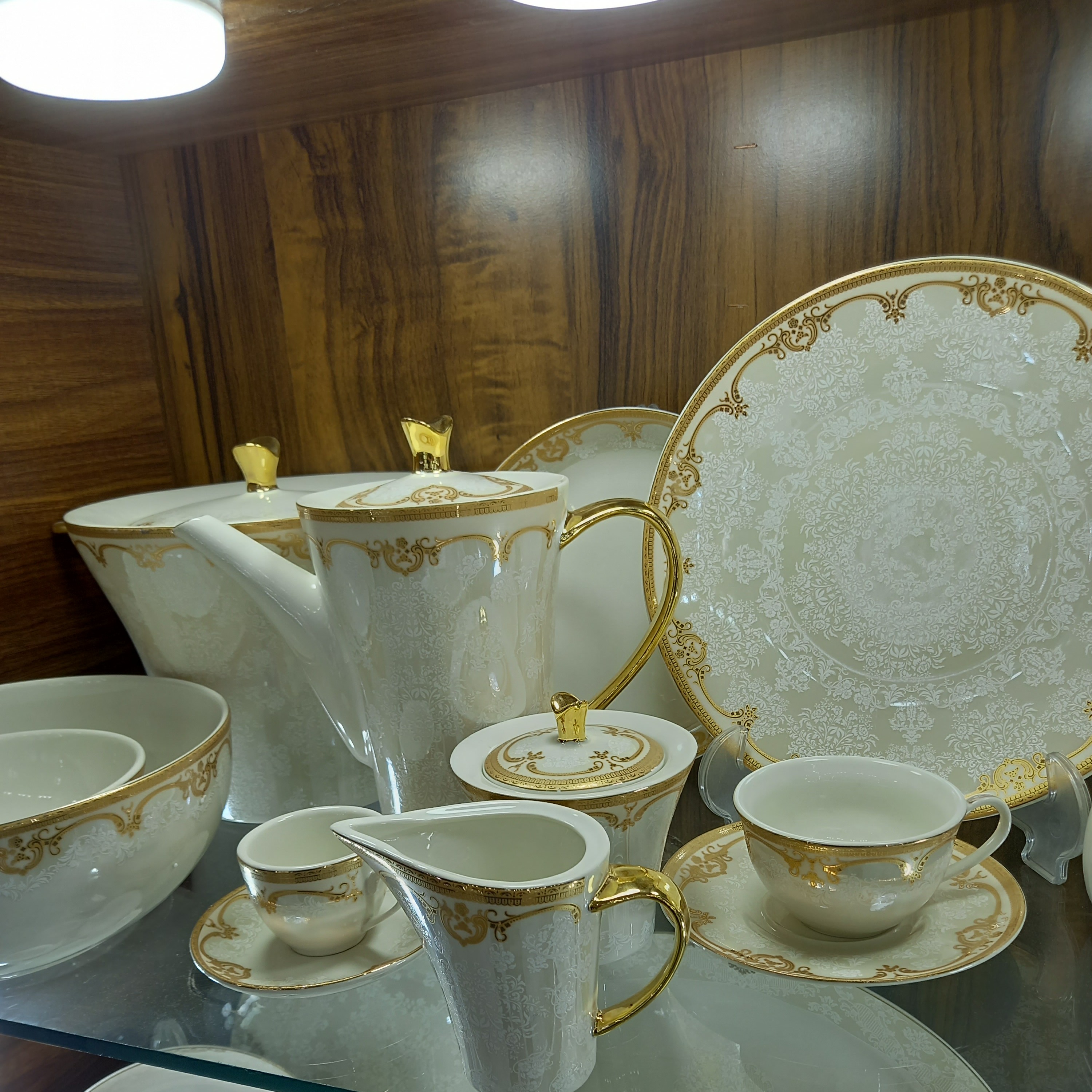 سرویس چینی  99 پارچه بن چاین مارک الیزابت شرکت  پردیس