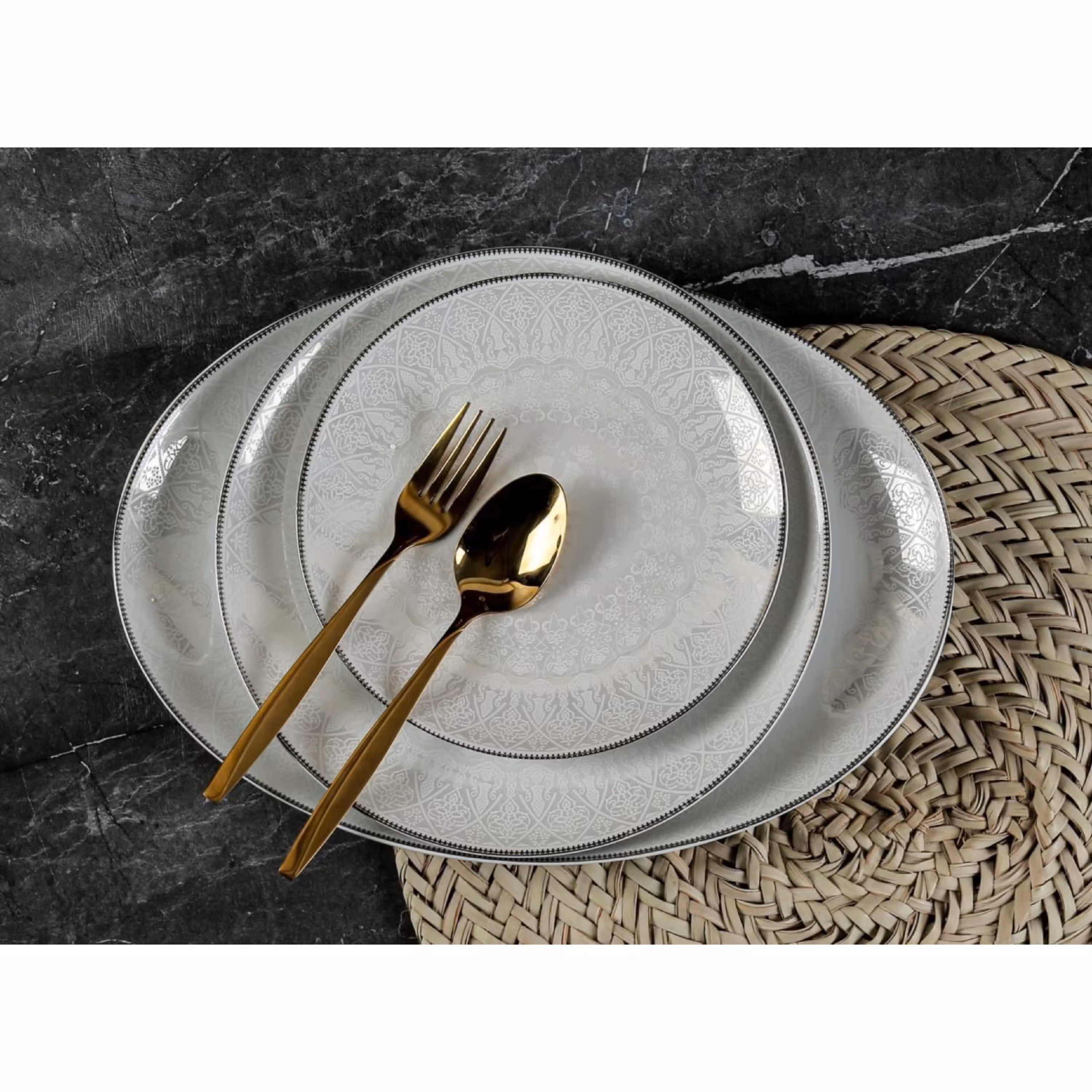 سرویس چینی اصفهان لورین 
قالب سفیر
طرح گرد ماتریس  پلاتین

95 پارچه  همراه کاسه آبگوشت و 29 پارچه 

