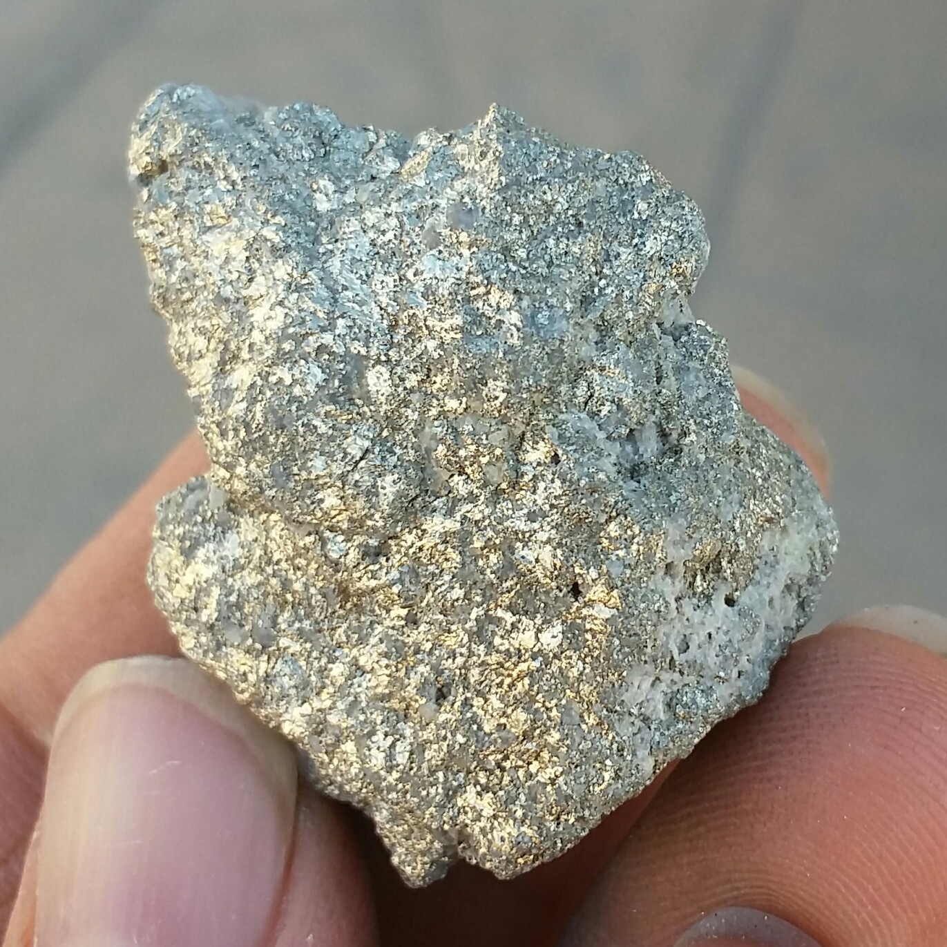 سنگ راف پیریت طلایی حبه شده ملقب به سنگ طلا  100 در 100 طبیعی شاهکار خلقت
بی نظیر
کد11856