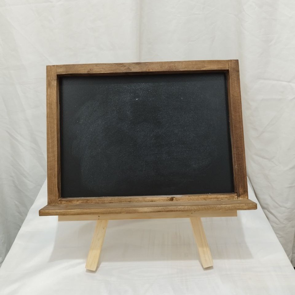 تخته سیاه پایه دار کوچک