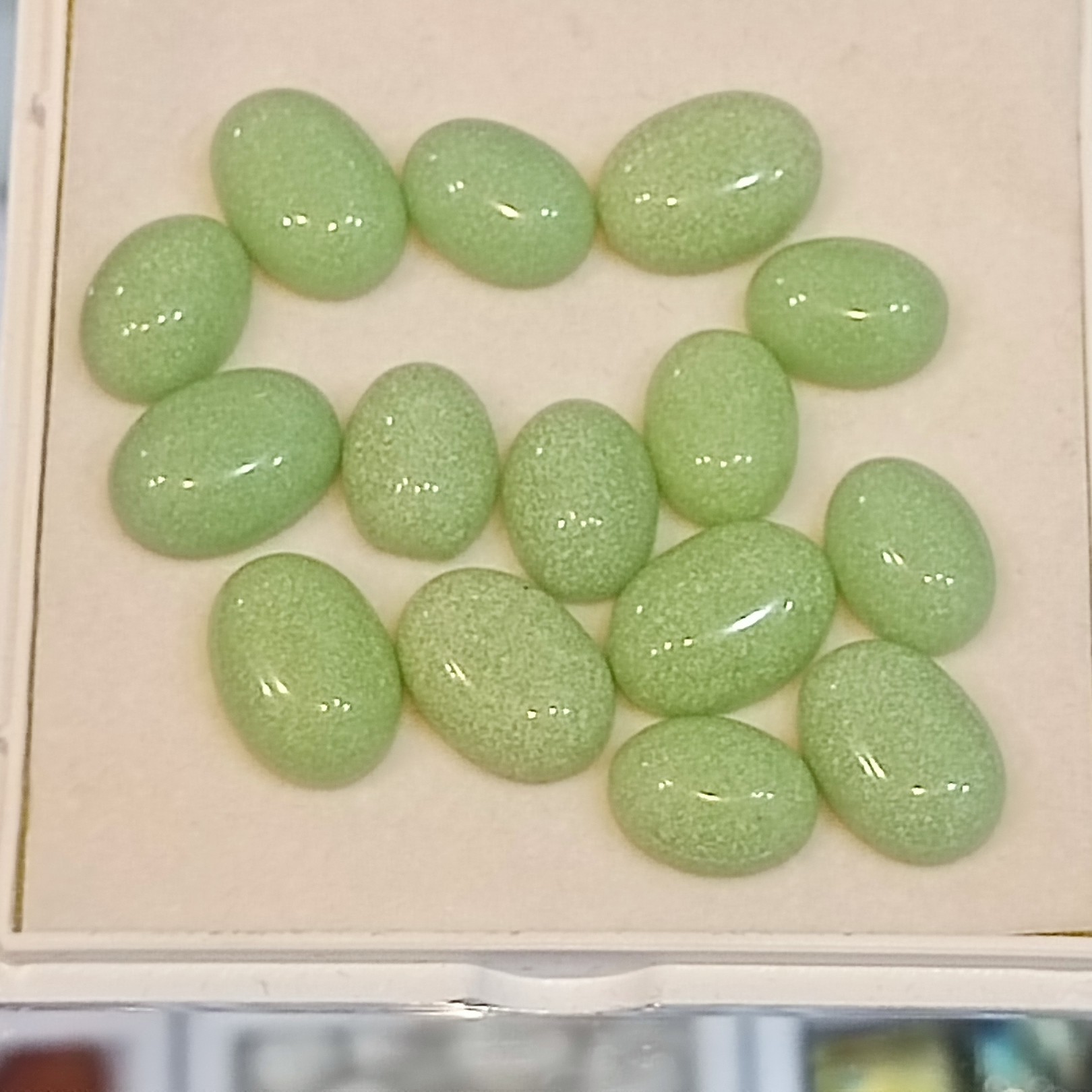 نگین شب چراغ یا سنگ شب چراغ . سایز کوچک کد2. متاسب انگشتر یا انگشتر نقره یا گردنبند و... .