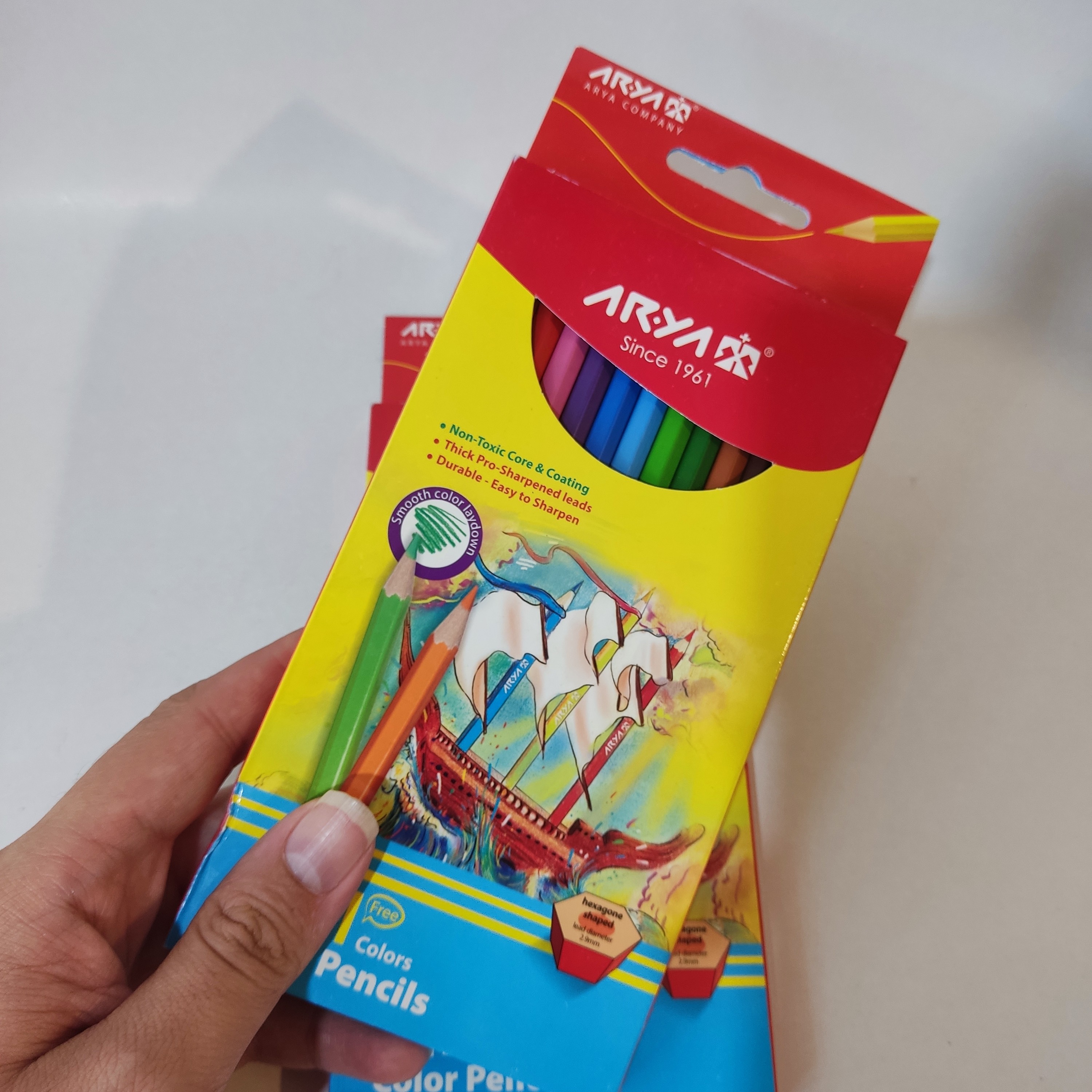 مدادرنگی 13 رنگ مقوایی آریا