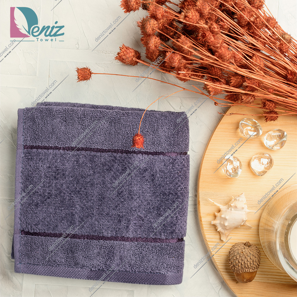 حوله دستی طرح ماکرو رنگ بنفش