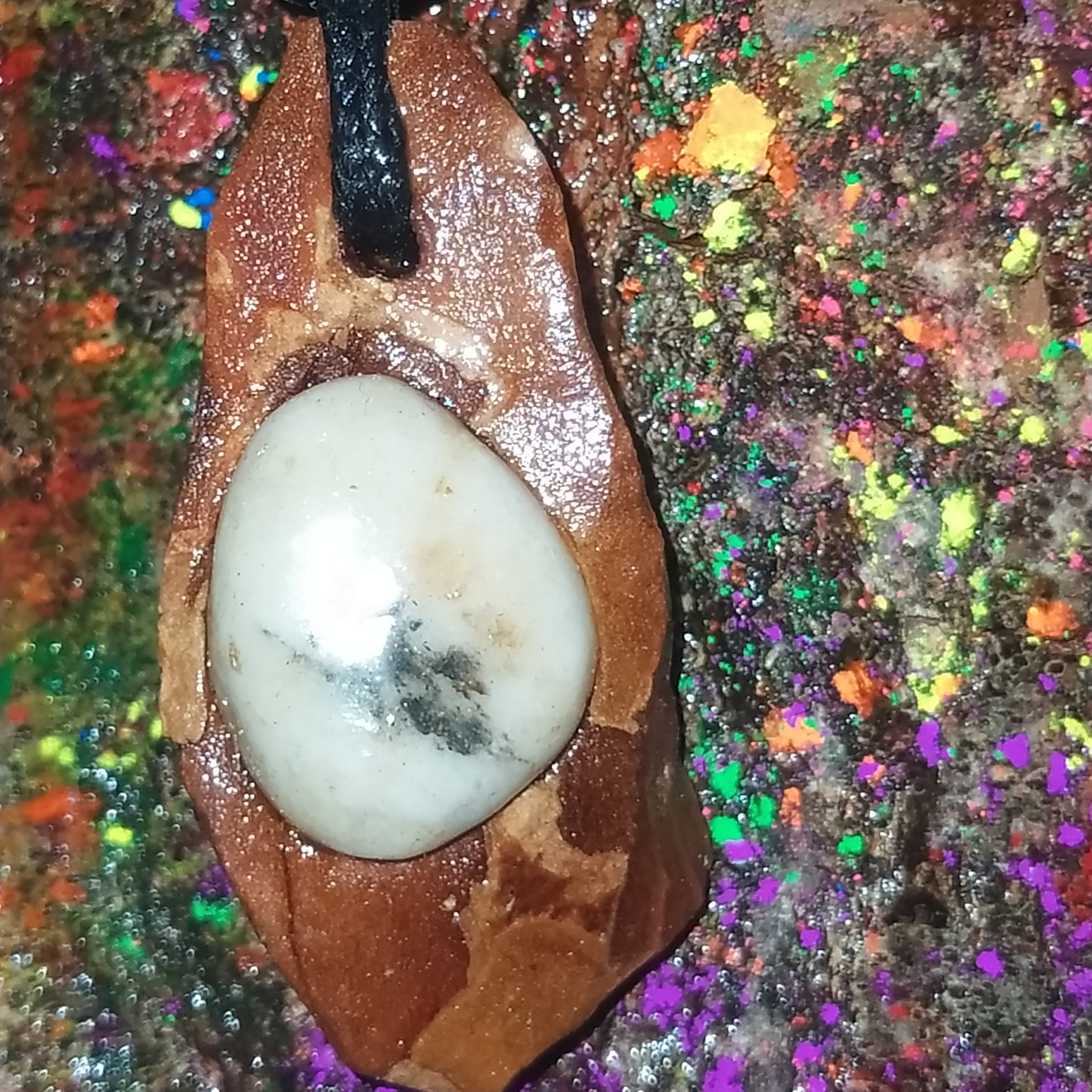 گردنبند و آویز  آینه ماشین چوب و سنگ ترکیبی 