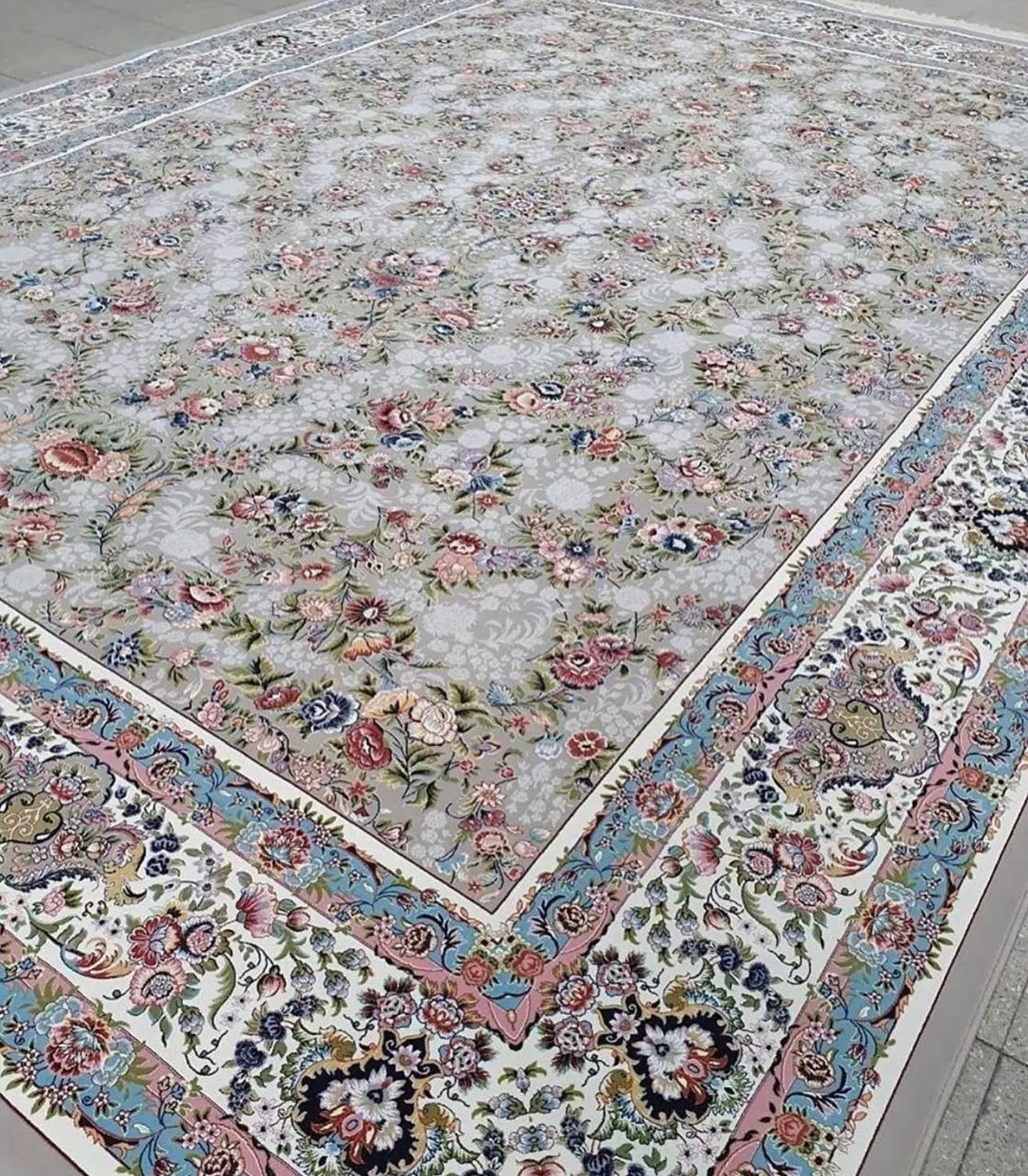 فرش ماشینی 1200 شانه طرح باغ گل فیلی - بازرگانی 110