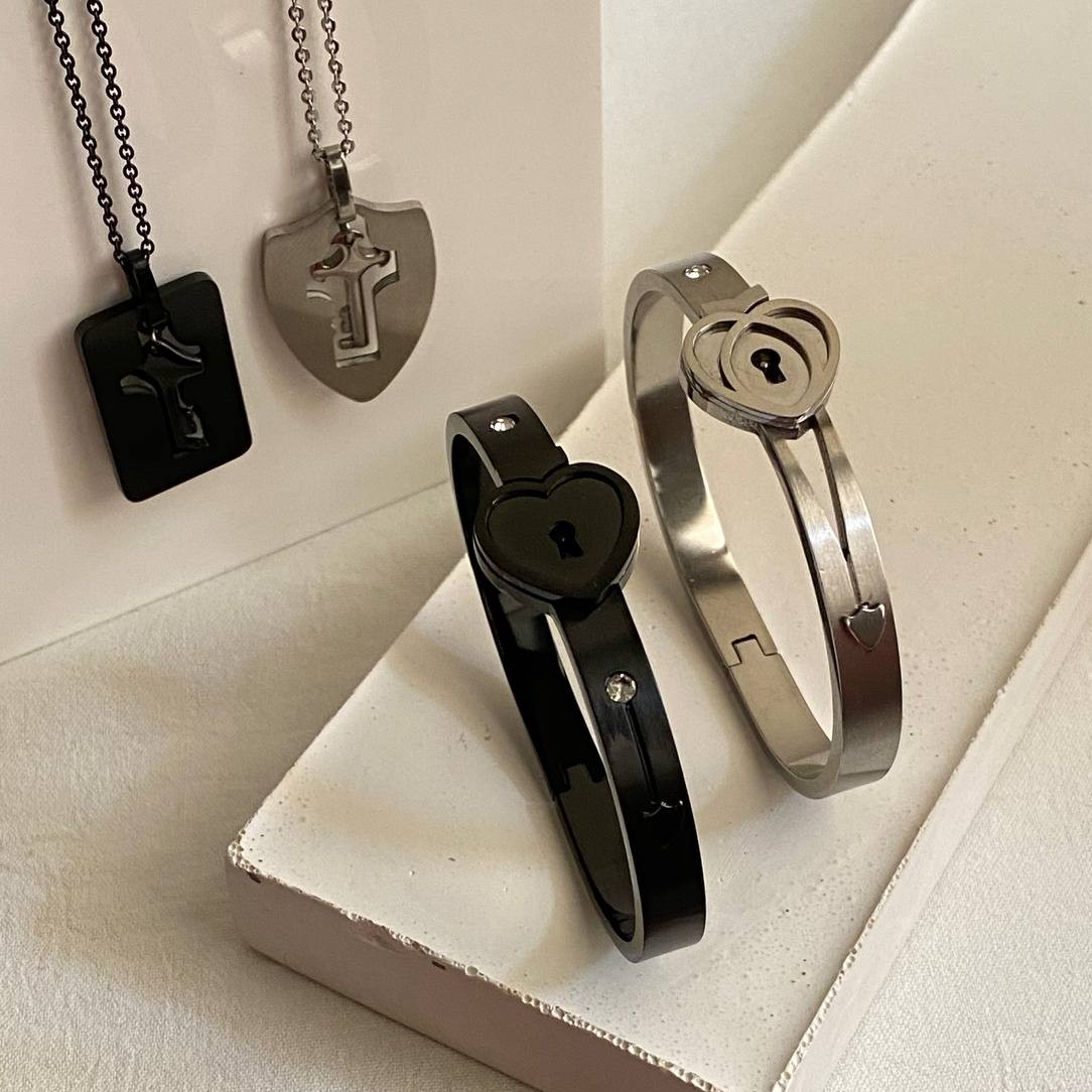 ست دونفره گردنبند و دستبند قفل و کلید