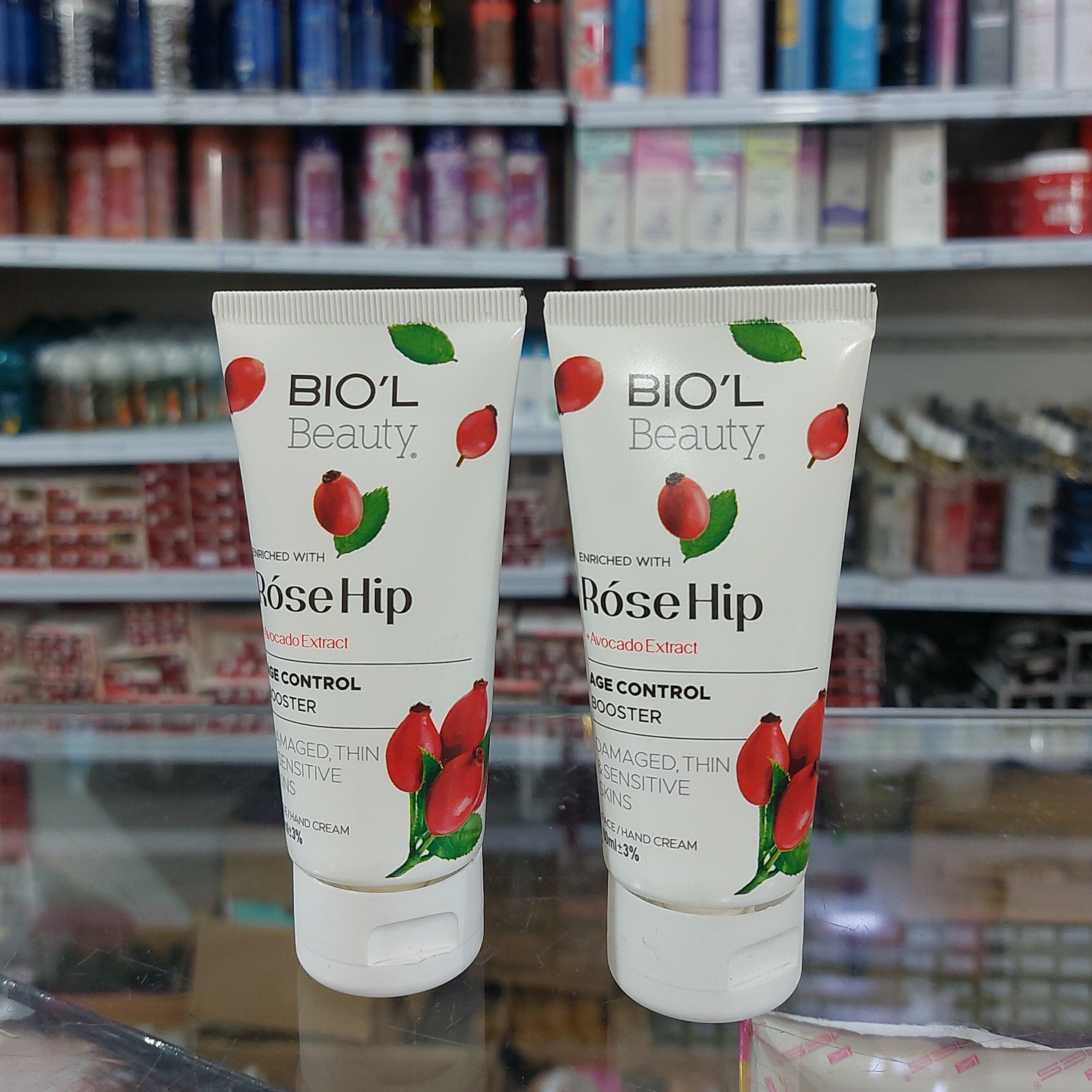 کرم تیوپی مرطوب کننده رزهیپ دست و صورت  بیول کرم جو دو سر بیول مرطوب کننده