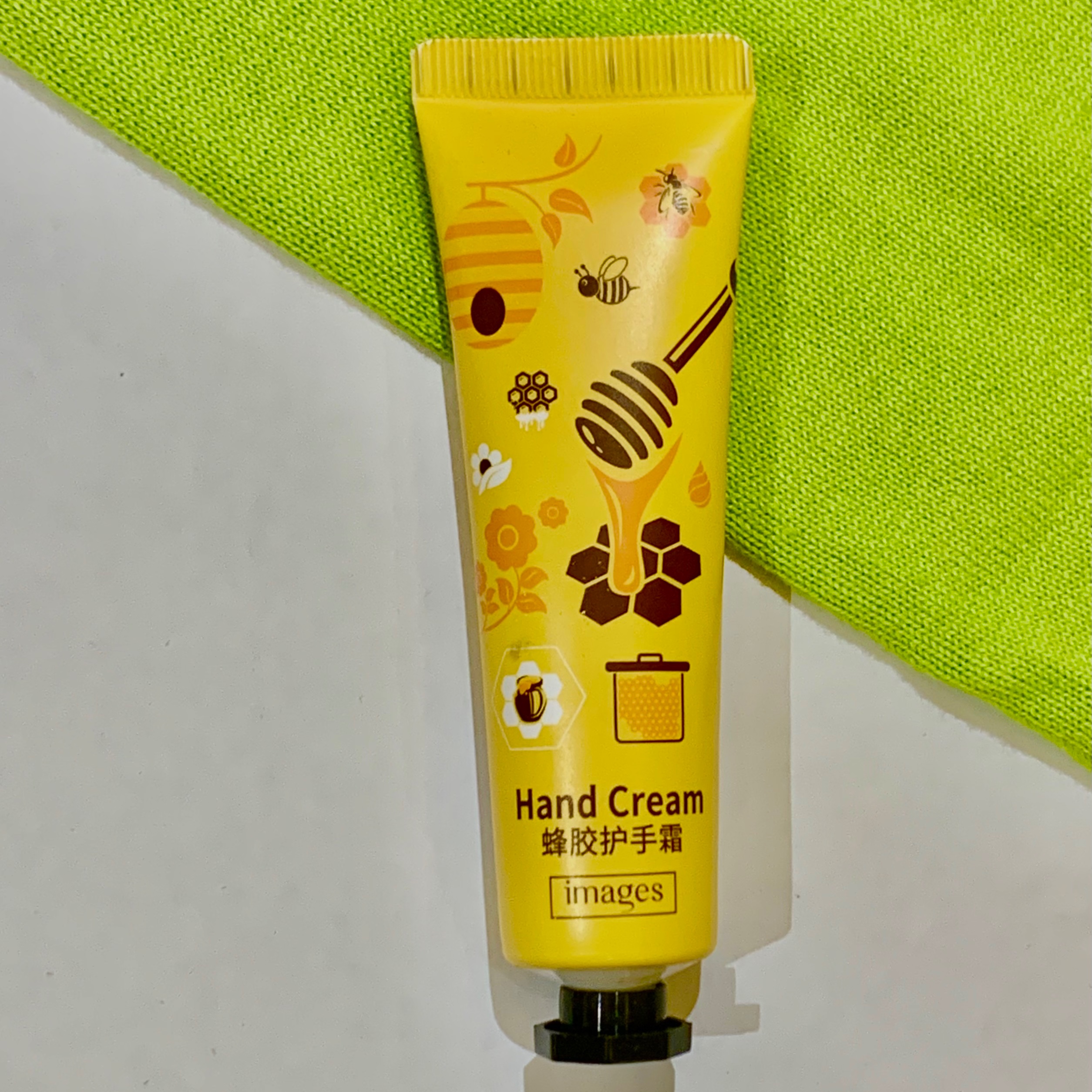 کرم دست با عصاره عسل نرم کننده قوی دست مناسب برای همه سنین مخصوص دست 