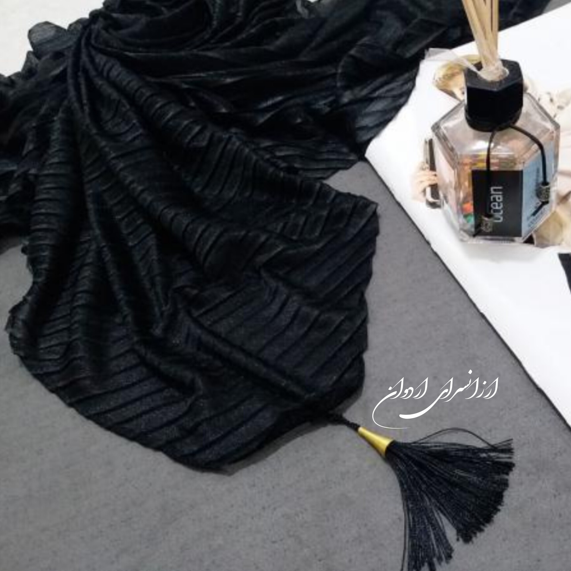 روسری پلیسه منگوله دار مشکی