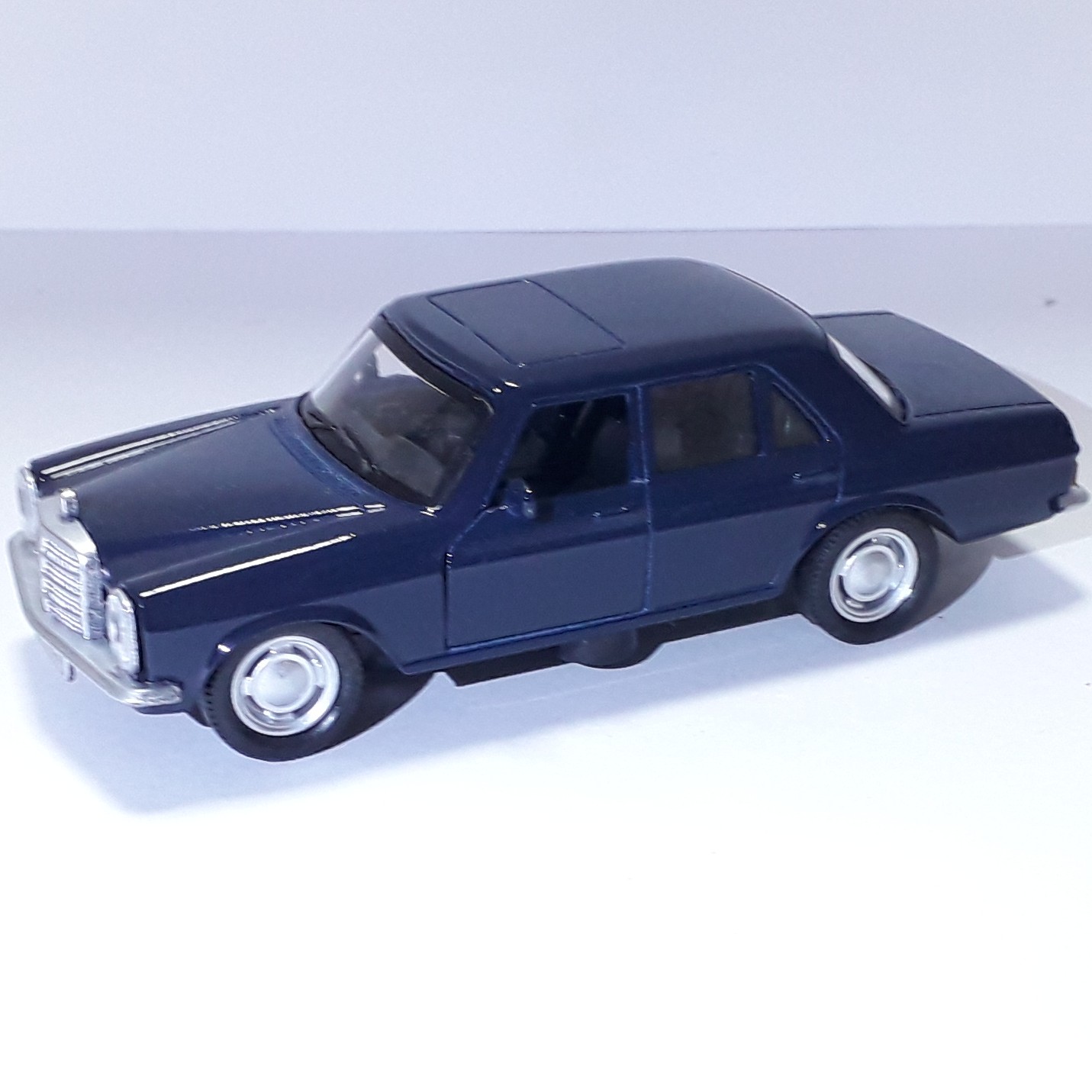 ماشین فلزی. ماشین بنز قدیمی. ماشین بنز. ماکت ماشین. ماکت ماشین فلزی بنز 