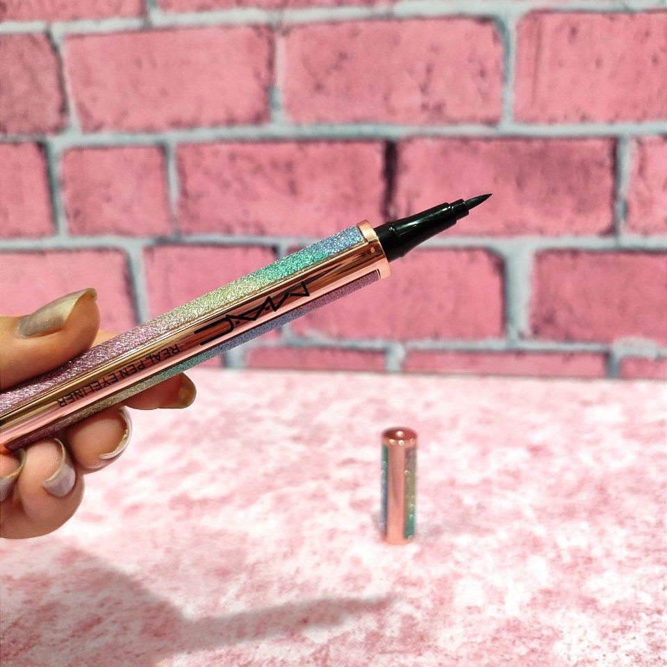 خط چشم مشکی ماژیکی برند مک