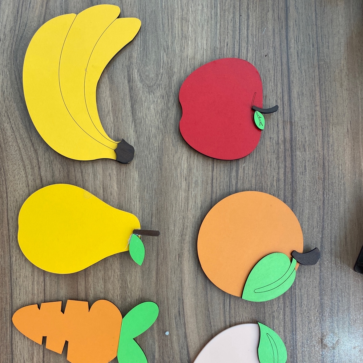 میوه های چوبی مگنت دار برای آشنایی با میوه