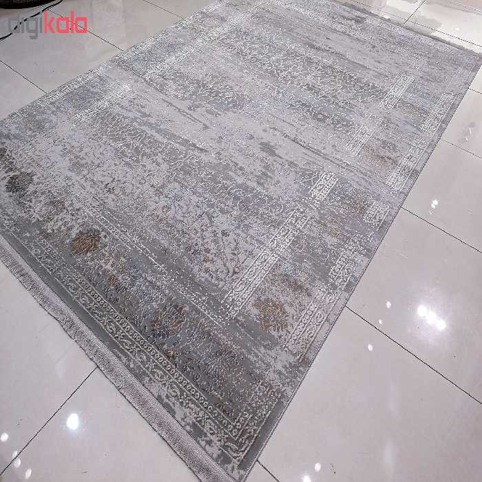 فرش ماشینی زمرد مشهد طرح پتینه کد TA114 زمینه طوسی