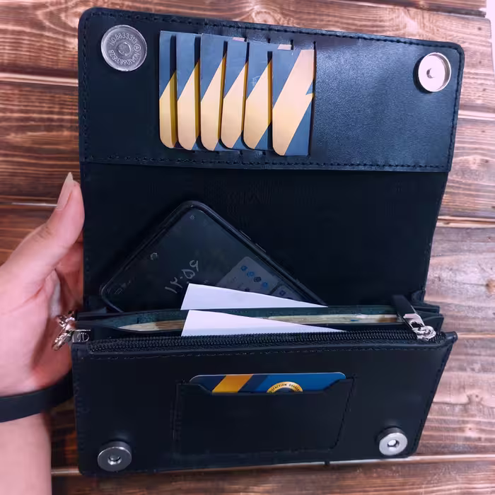 کیف پول چرمی مدل دستی کد 240
