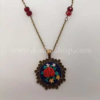 گردنبند دست دوز مدل 13