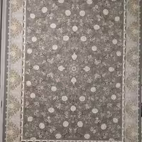 فرش  ماشینی  شش متری آرامیس 1200شانه نقشه گلفرنگ دودی تراکم 3600 نخ آکریلیک گل برجسته F-gol-d361