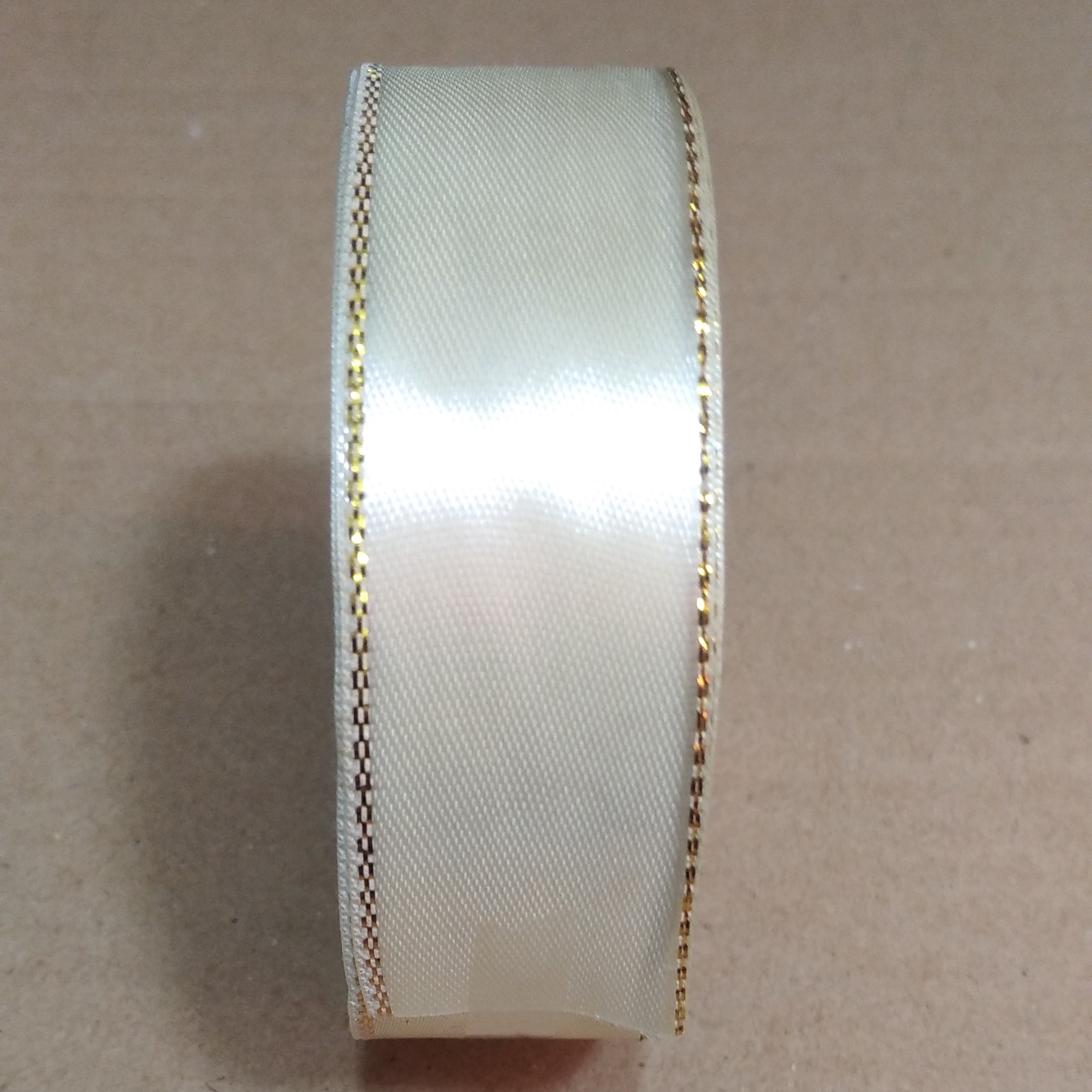 ربان دو و نیم سانت شیری لب طلایی 1 توپ