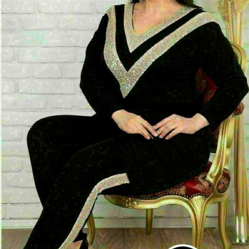 ست پرطرفدار و پولکی جذاب هم ساده و در عین حال شیک و مجلسی
سایزبندی 44 تا 60
جنس جودون گِرم بالا و پارچه پولک دوزی