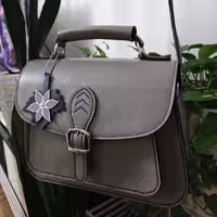 کیف چرم طبیعی زنانه دست دوز  (چرم بز) و یک عدد جاکلیدی رایگان