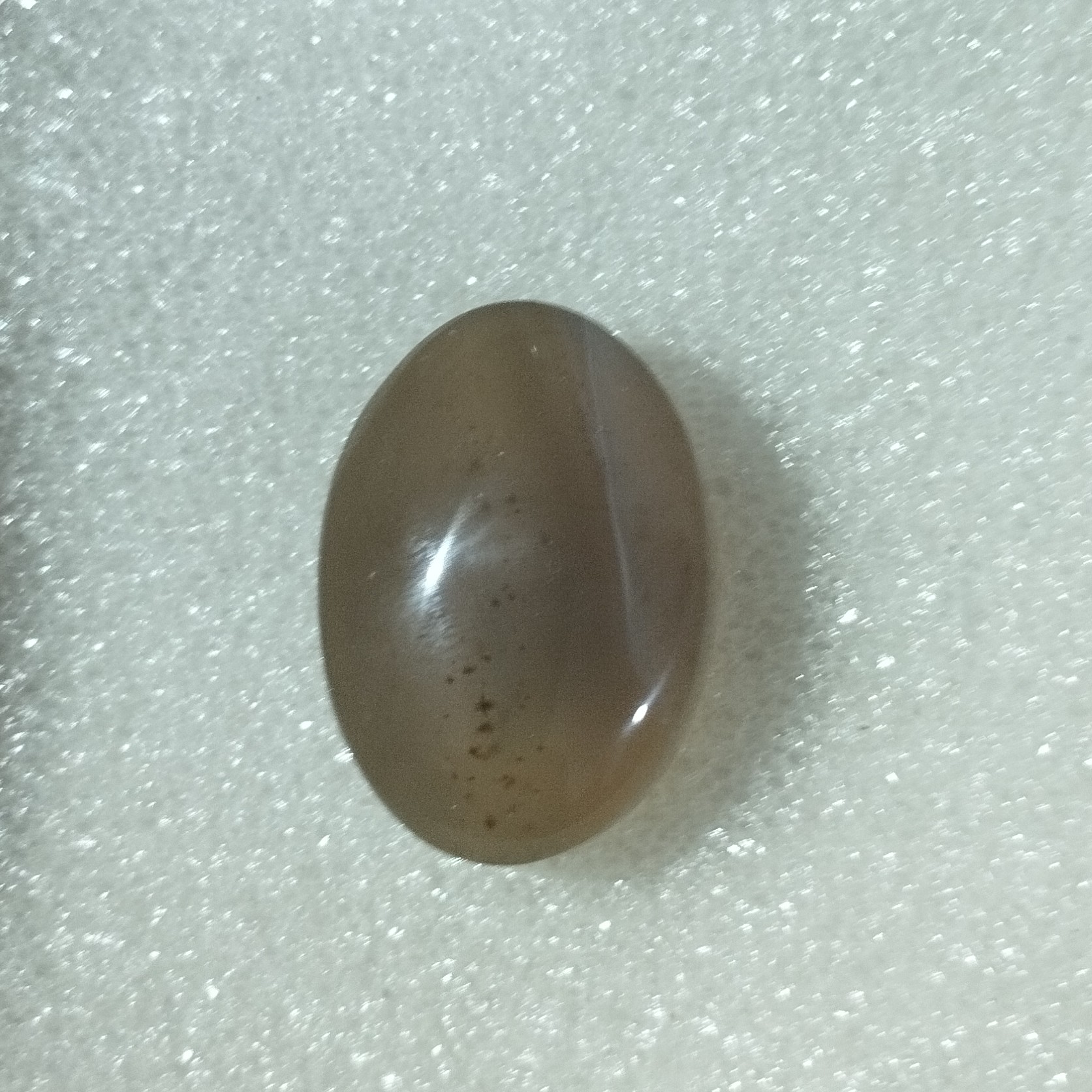 عقیق عسلی دو رنگ  تراش یمنی دستساز قد 27میلیمتر پهنا 19میلیمتر 