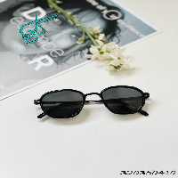 خرید عینک اسپرت برند luciano رنگ مشکی دارای استاندارد uv400 و فرم فلزی به همراه کاور و دستمال کد 2415271 - ردگل