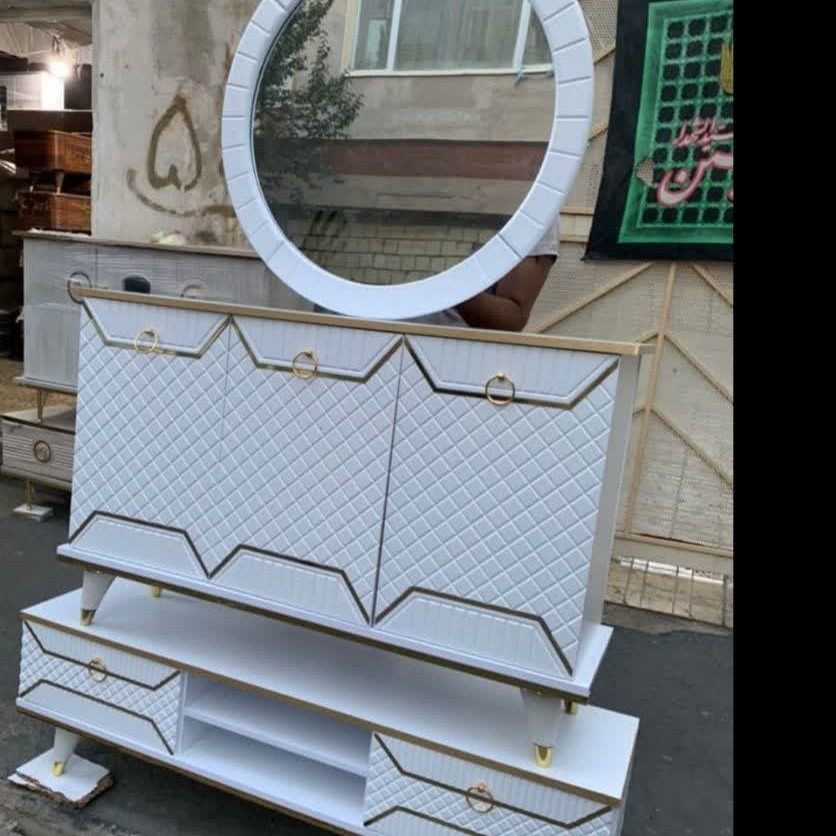 ست آینه و کنسول و جاکفشی و میز تی وی و جلومبلی(پس کرایه)