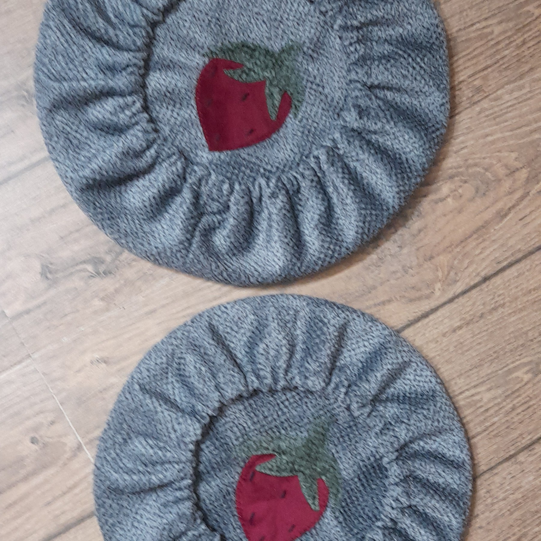 دمکنی با طرح توت فرنگی 