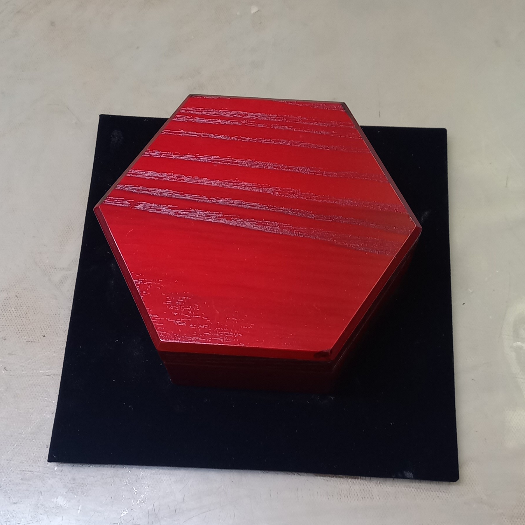 جعبه چوبی ساحل شش ضلعی