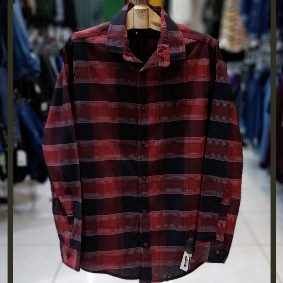 پیراهن چهارخونه مردانه در سایز بندی L و XL