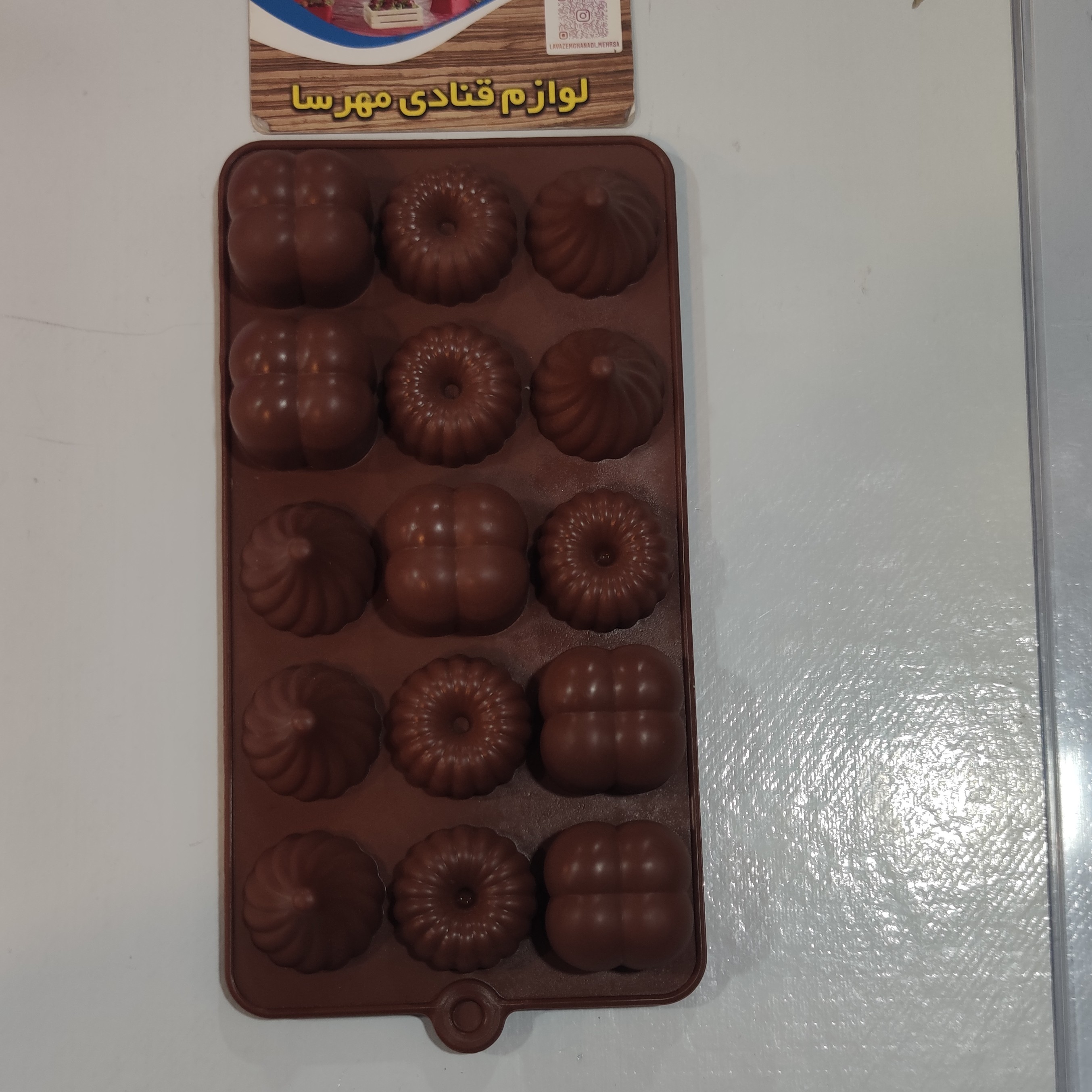 قالب شکلات و پاستیل سیلیکونی طرح خامه