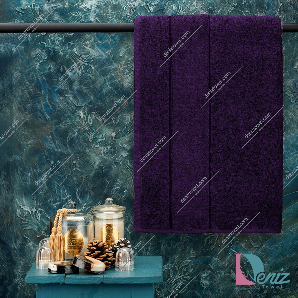 حوله حمامی طرح ماکرو رنگ بنفش تیره