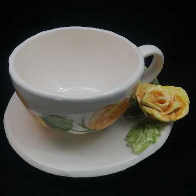  ست فنجان و نعلبکی سرامیکی هیوا مدل گل رز برجسته کد 10882355