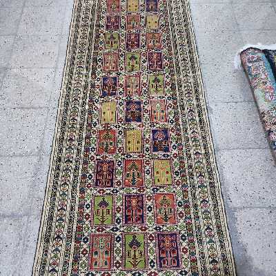 فرش دستباف کناره طول سه متر طرح خشتی مدل AA