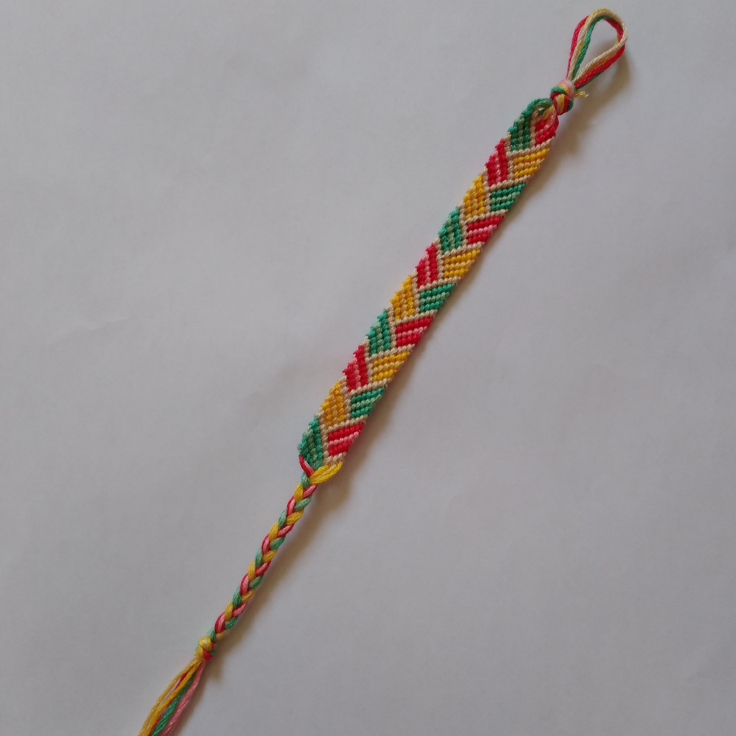 دستبند دوستی رنگارنگ