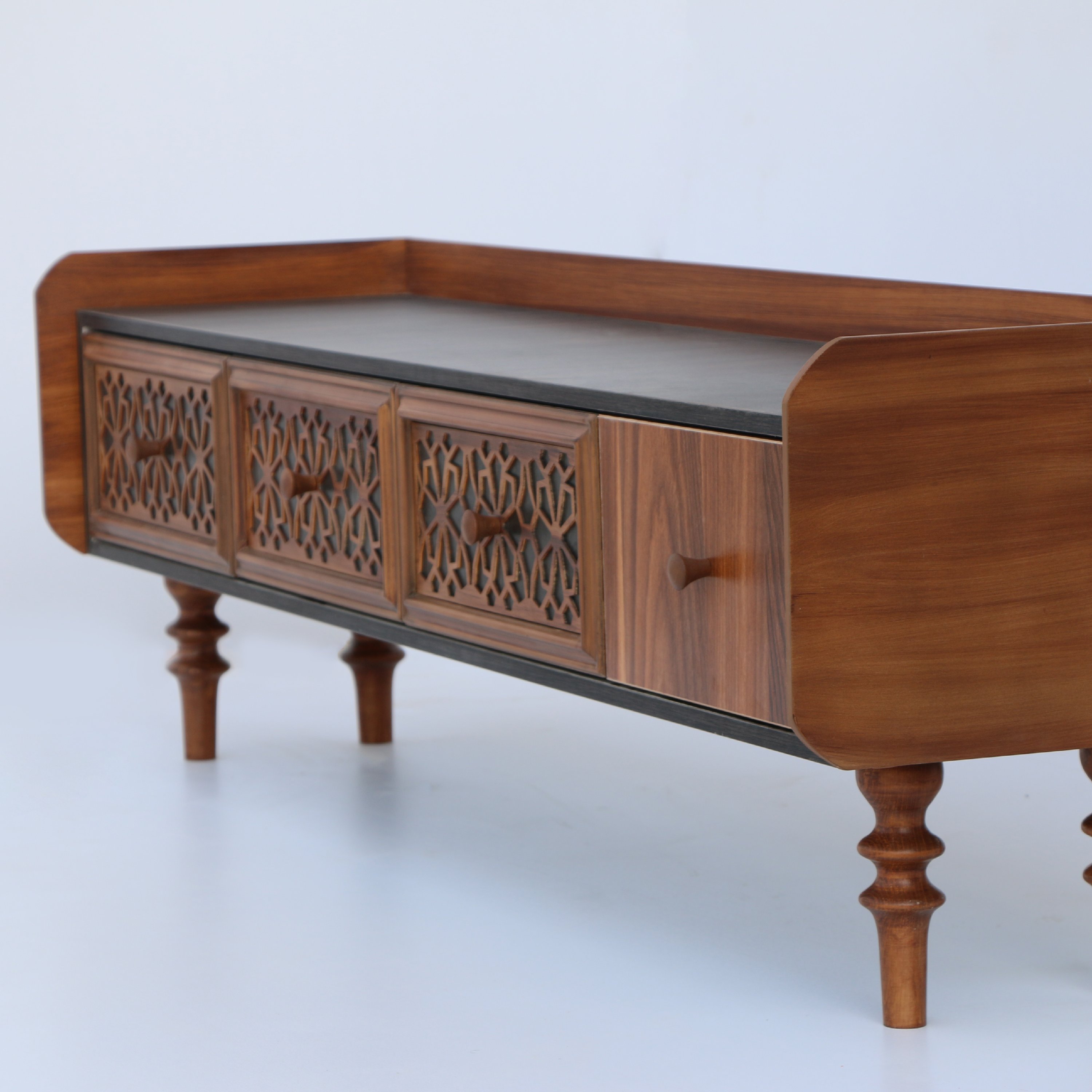 میز تلویزیون با طراحی انحصاری، قابل سفارش در سایز و رنگ دلخواه شما