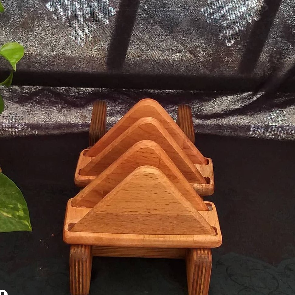 جای دستمال مثلثی