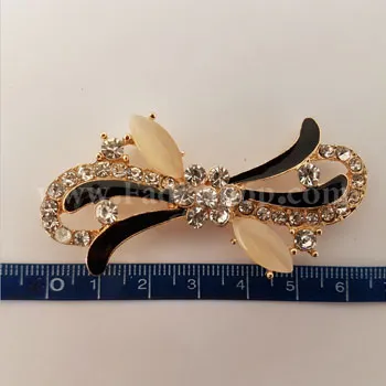 گل سینه جفتی طلایی