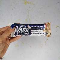 گرانولابار نارگیلی شیرین شده با عسل توت سوییت