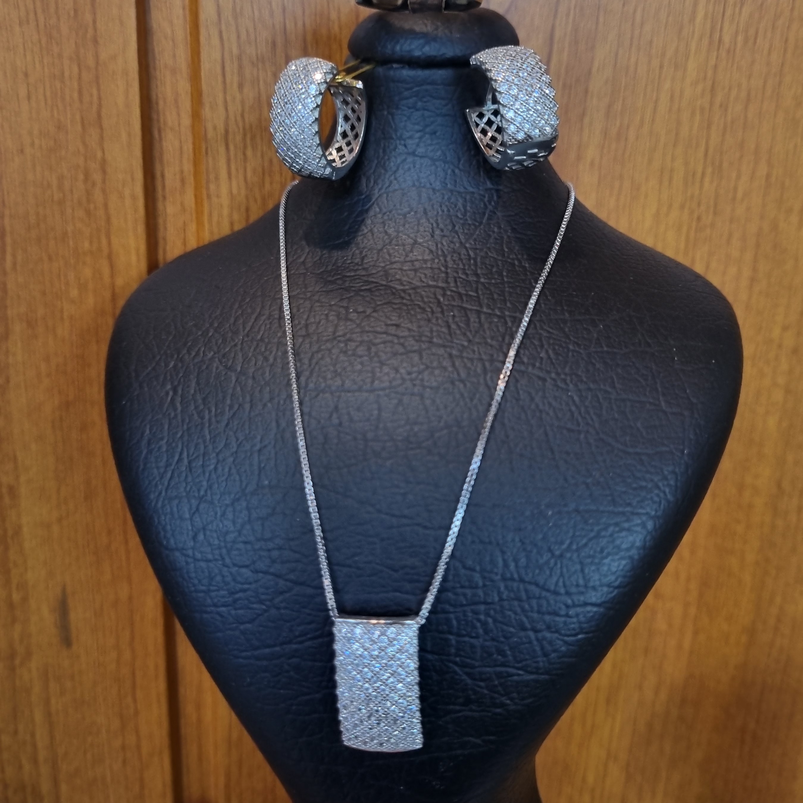 نیمست نقره پرنس به همراه زنجیر ونیزی تمام نقره با عیار 925 و آبکاری طلاسفید  