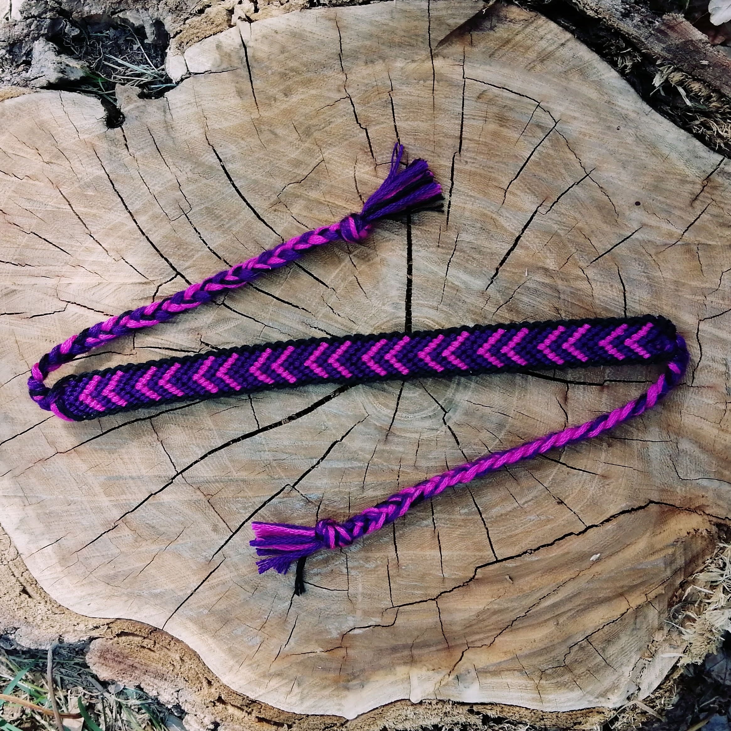 دستبنددوستی(بافت با نخ کوبلن)