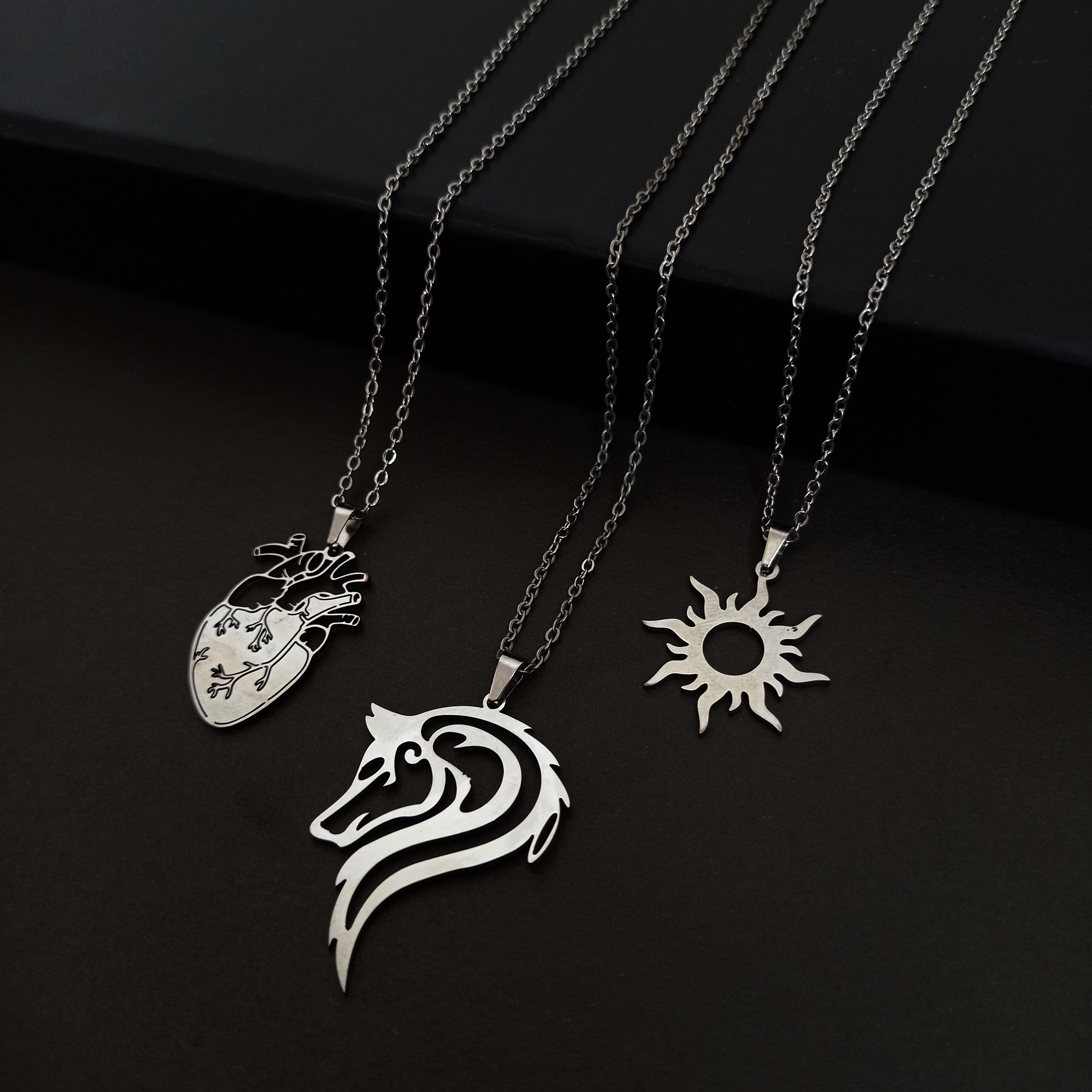 گردنبند های مینیمال با پلاک استیل