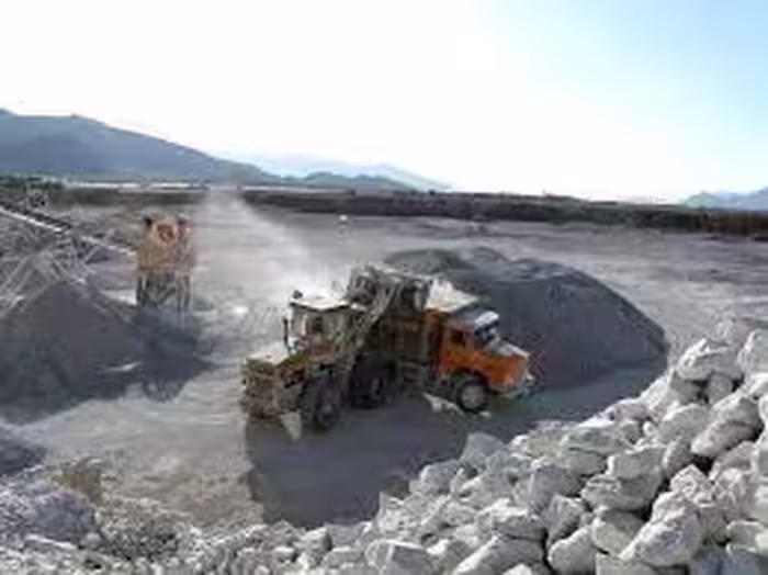 بررسی فنی و اقتصادی سنگ معدن آهک قاضی