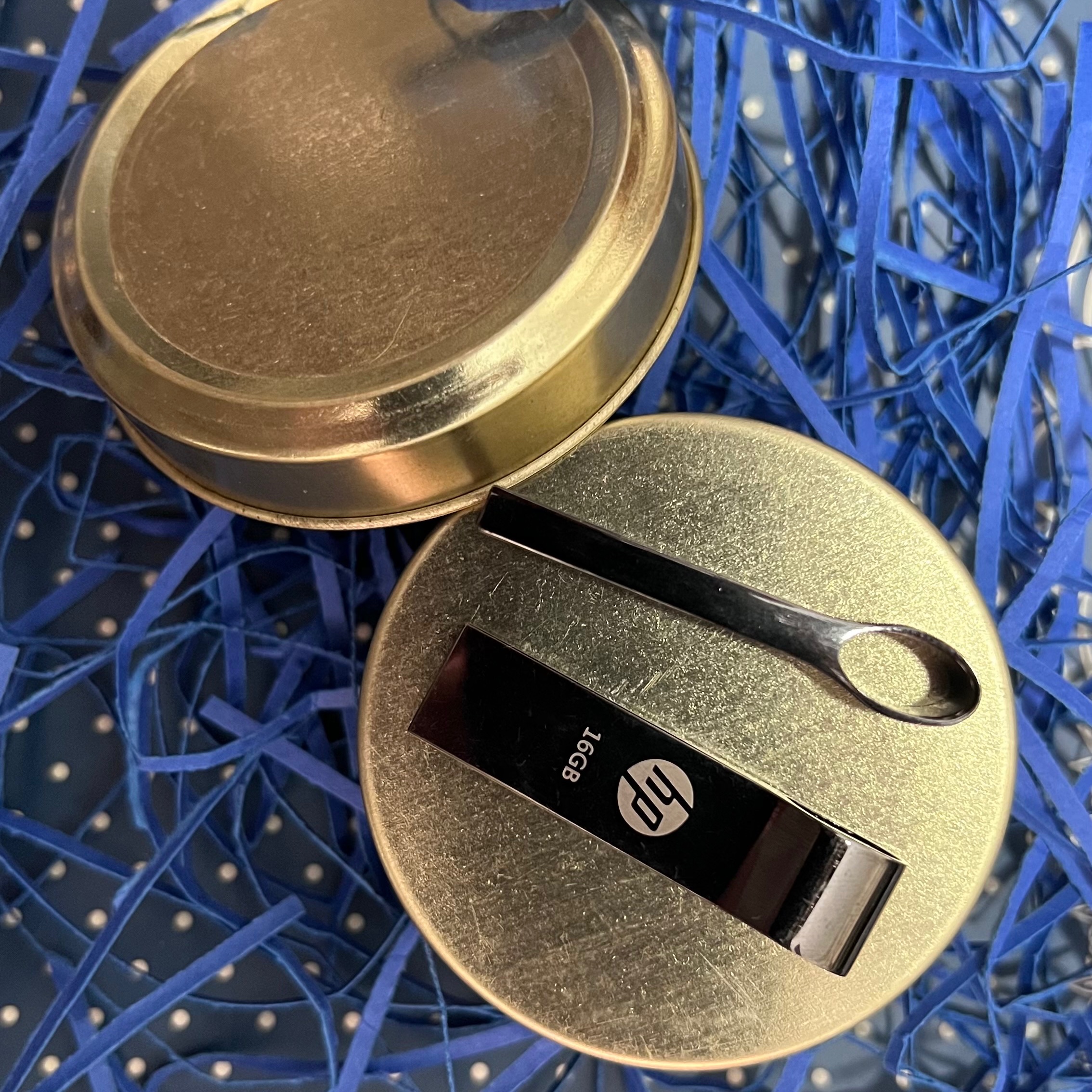 فلش مموری اچ پی 16 گیگ مدل 285 فلزی