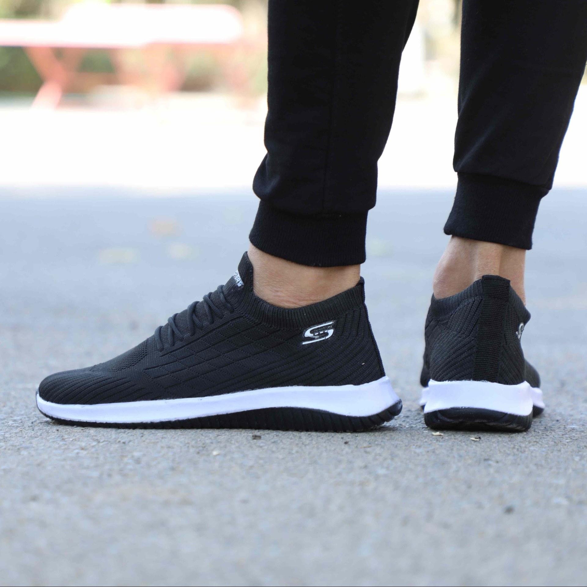 کتونی ست اسکیچرز جورابی مشکی سفید بندی سایز 37 تا 43