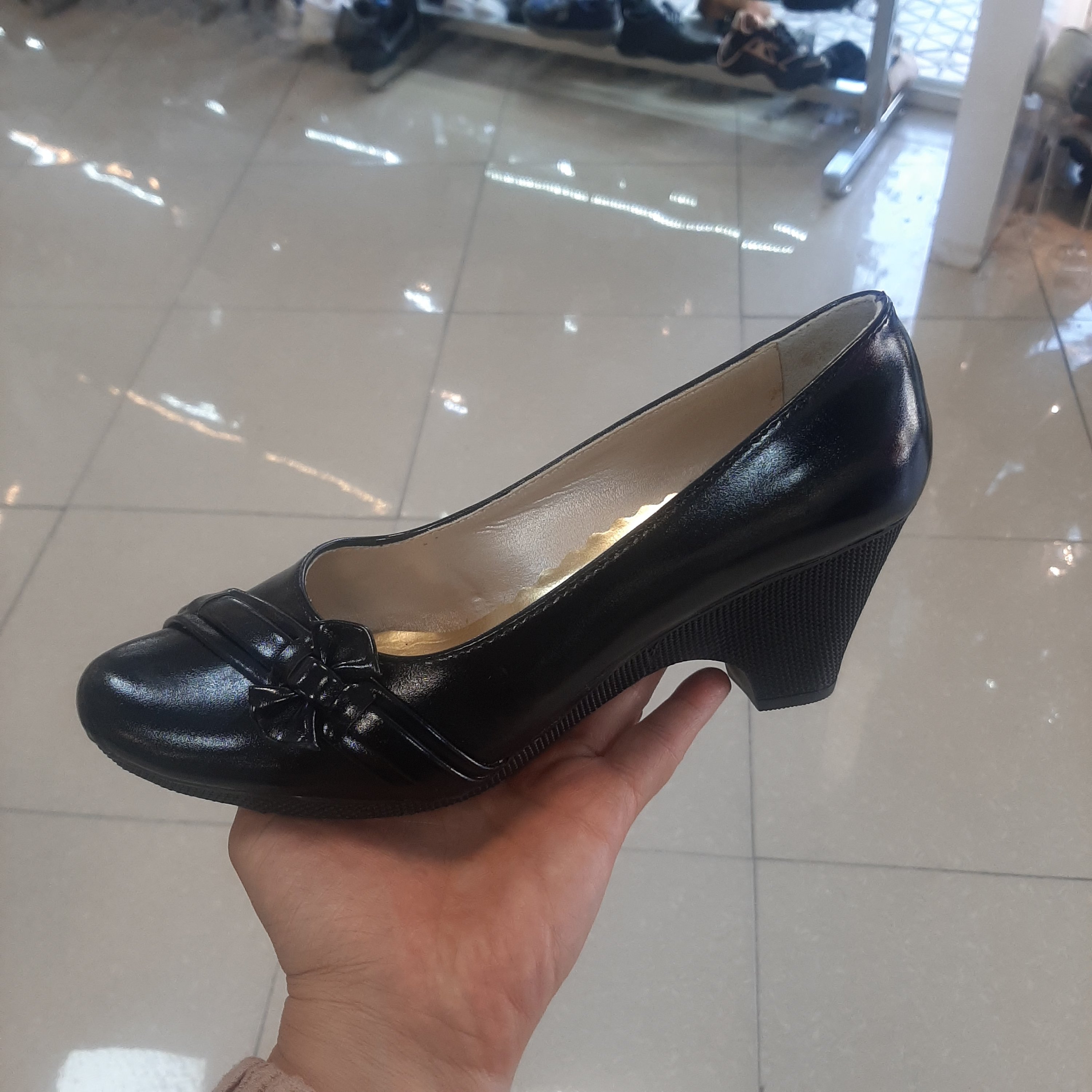 کفش زنانه پاپیون بغل فقط سایز 37 تک سایز حراج