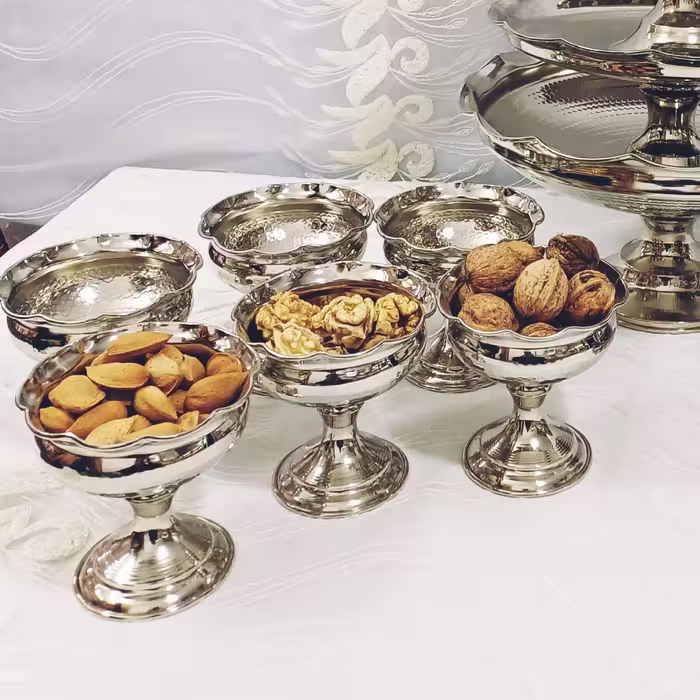 2 عدد پیاله پایه دار مسی  کروم شده ب ند عالیس ورق صخیم  مناسب   آجیل خوری  و بستنی خوری  